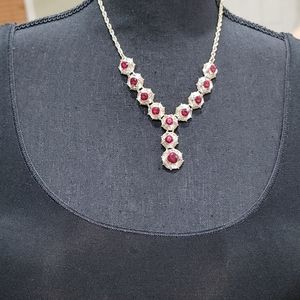 NWT Beautiful Red & white stone necklace